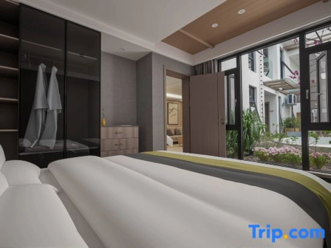 1 Bedroom Family Suite with garden view