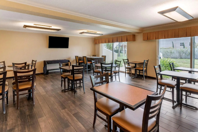 Best Western Plus Garden Court Inn photo 31
