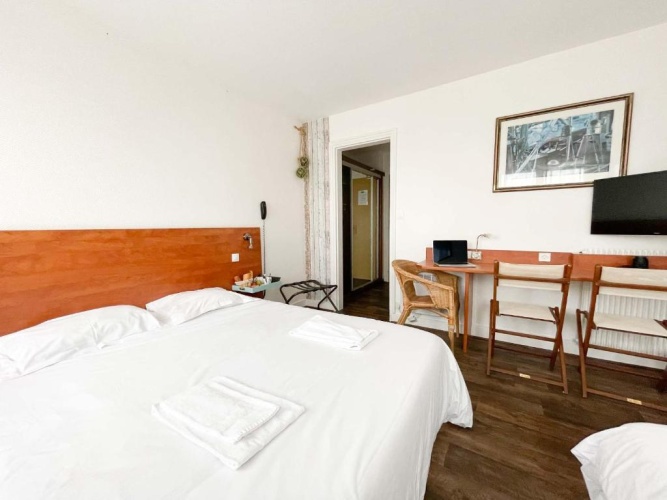 Standard Double room with view