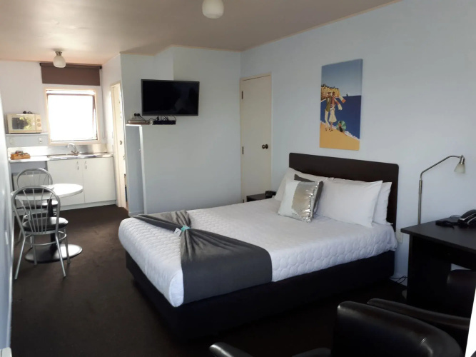 Albatross Motel