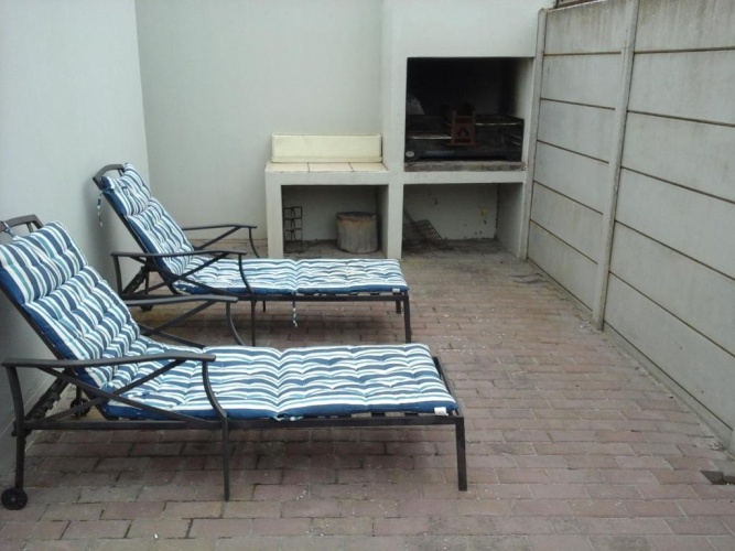 2 Bedrooms Cottage