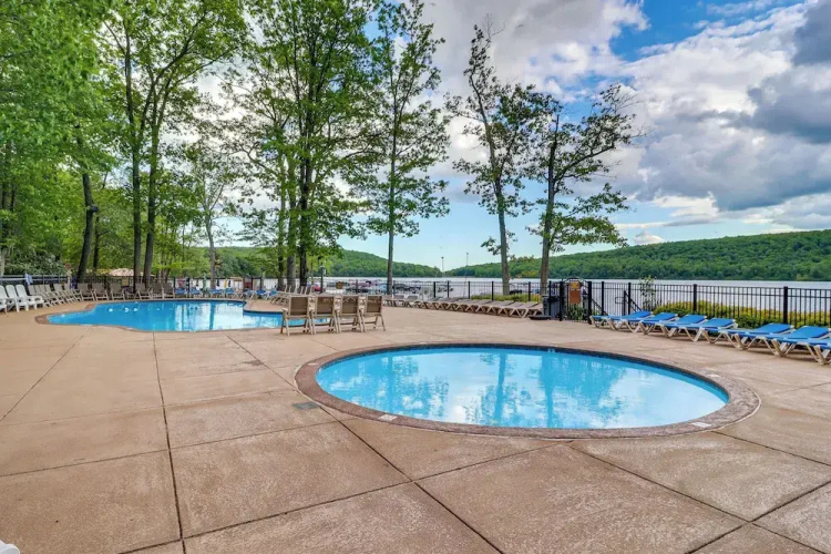 Deck & Pool Access: Lake Harmony Home!