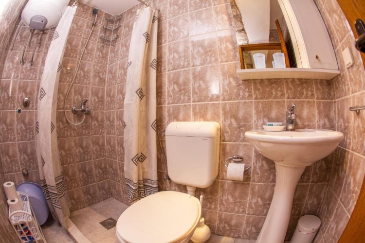 2 Bedrooms Cottage