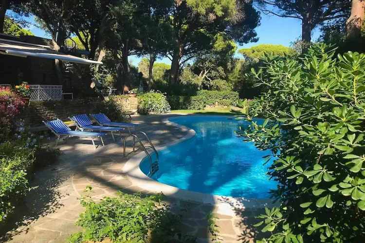 Villa La Sugheretta a Punta Ala con Piscina
