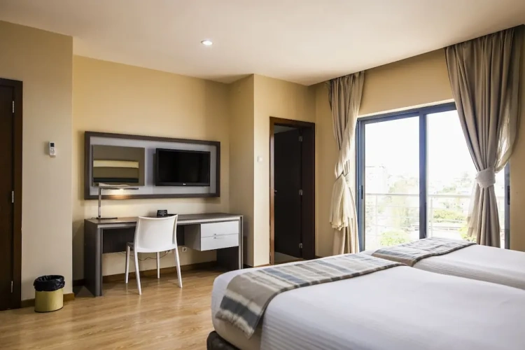 Deluxe Twin room with balcony