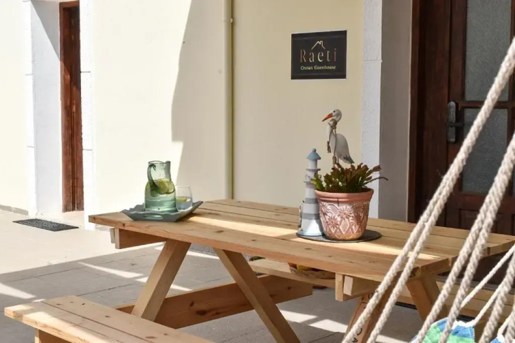 Raeti Cretan Guesthouse