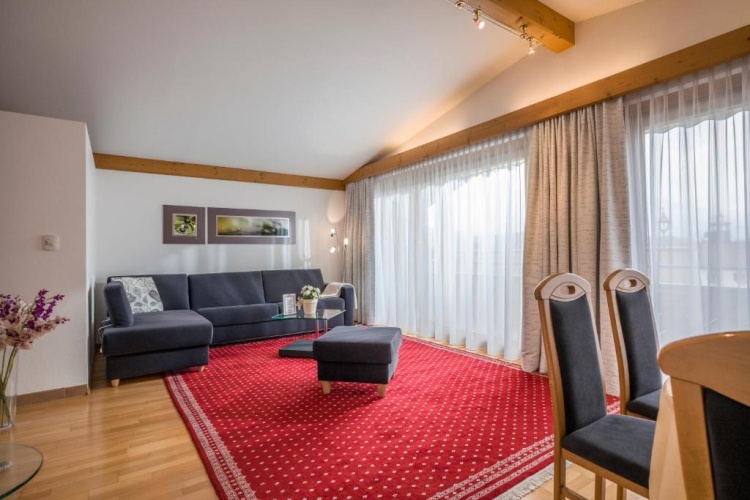 Deluxe Apartment