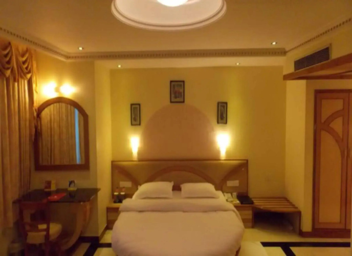 Lords Plaza, Surat