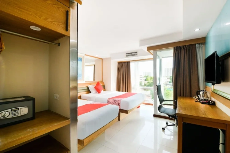 Standard Twin room