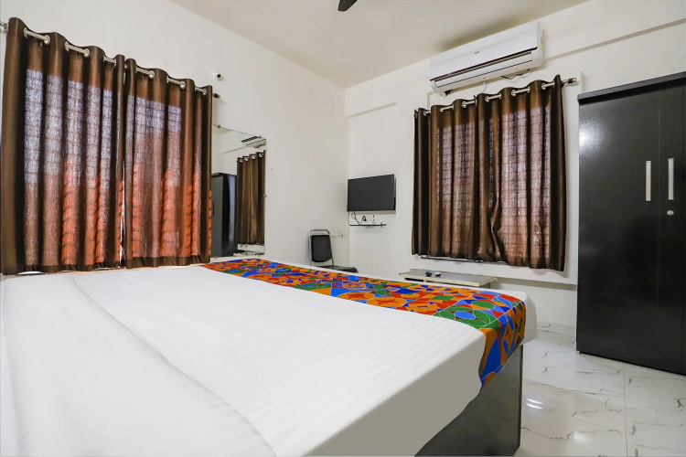 Fabhotel Elite Palm