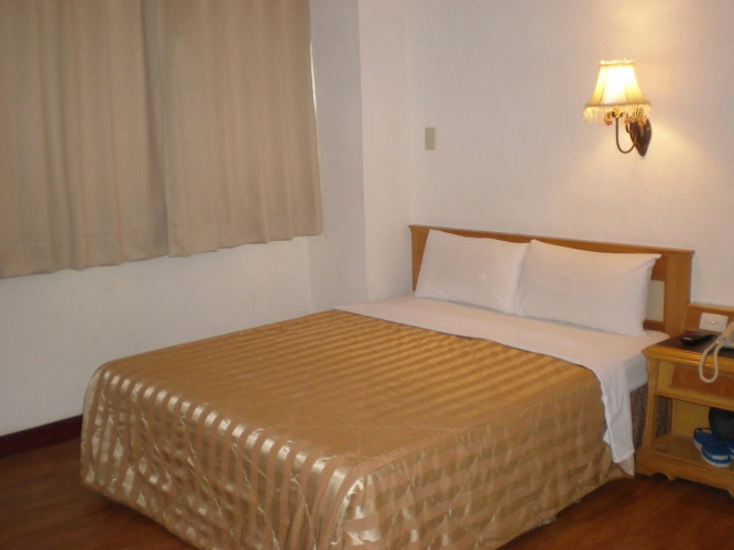 Riverside Hotel