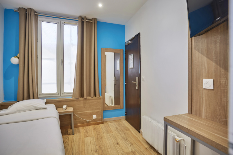 Merryl Hotel