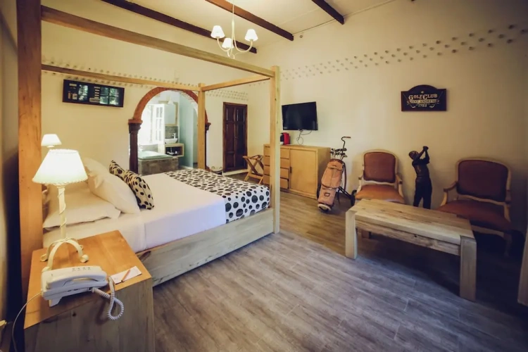 Suite with balcony