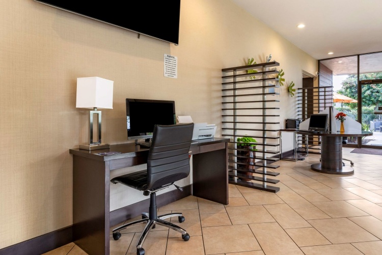 Best Western Plus Garden Court Inn photo 14