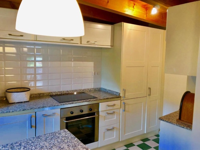 5 Bedrooms Cottage