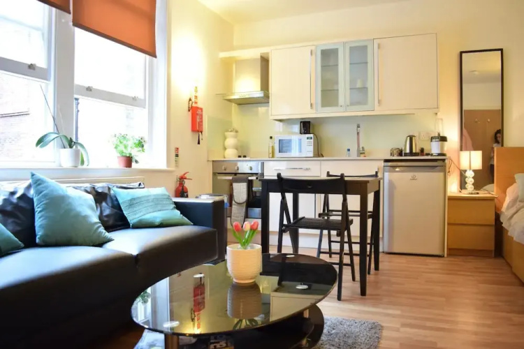 Spacious Studio Flat in Central Kensington