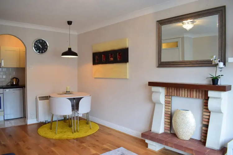 Central 1 Bedroom Next to Hapenny Bridge