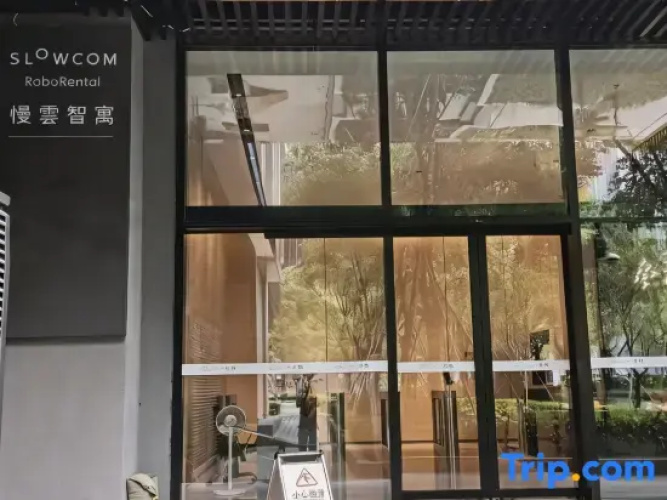 Slowcom Apartment
