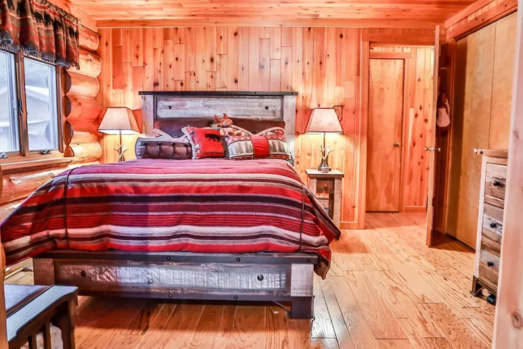 Bear Cave & Cubs Den - 4 Br Cottage