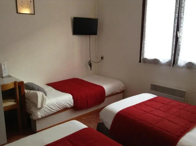 Standard Triple room