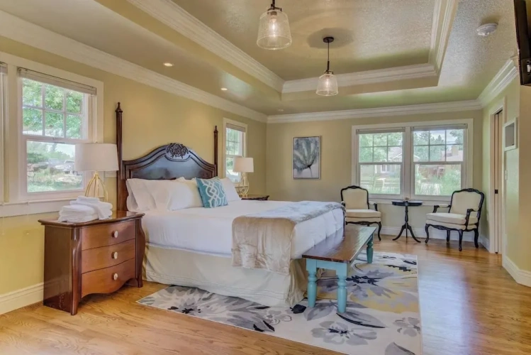 5 Bedrooms Cottage