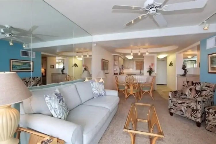 Kihei Beach, #509 2 Bedroom Condo by RedAwning