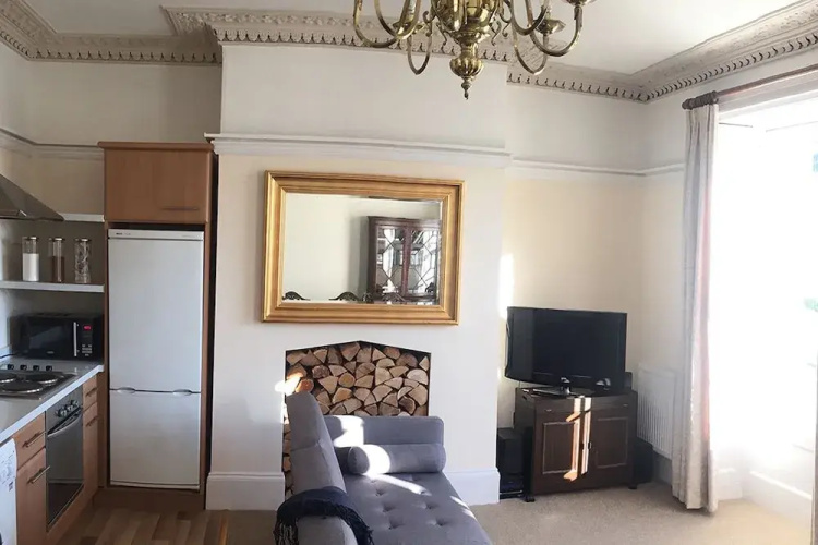 Charming 2BD Flat Cheltenham, Gloucestershire