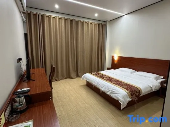 Standard Double room with land view