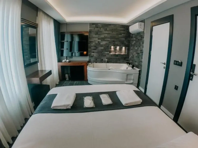 Suite with garden view