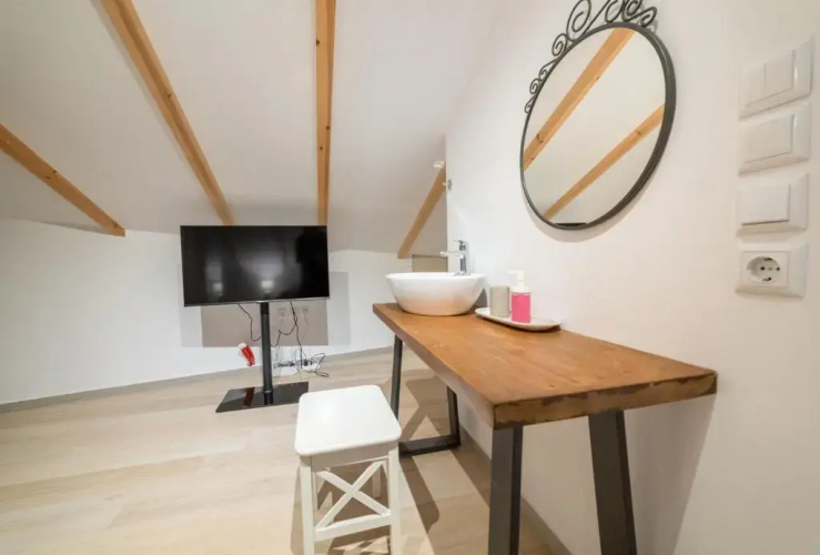 IONIS Apartments