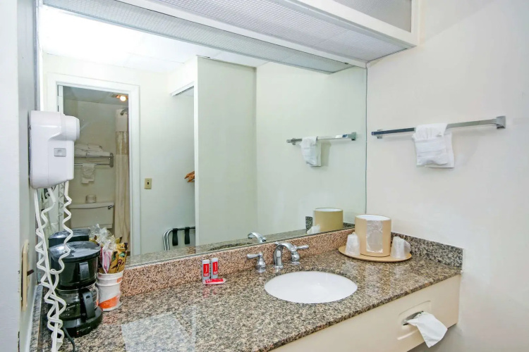 Americas Best Value Inn Pilot Mountain