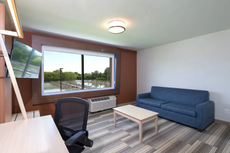 Holiday Inn Express & Suites Port Huron by IHG