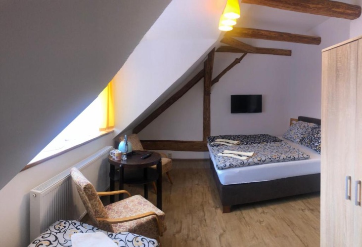 Standard Triple room