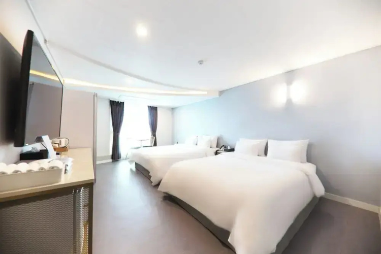 Brighten Hotel