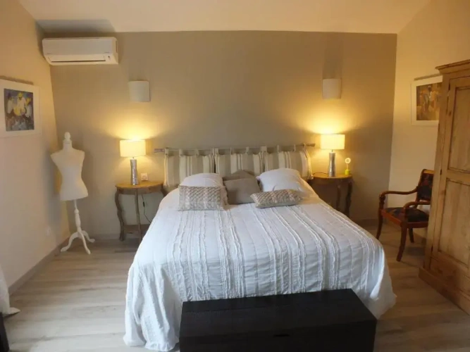 Standard Triple room with garden view
