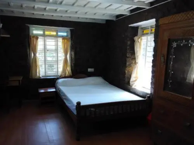 Canary Woods Hotels