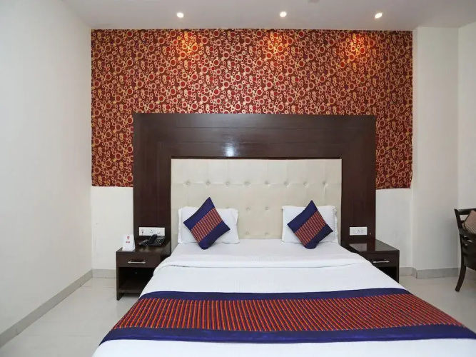 OYO 9532 Hotel Q-Cent