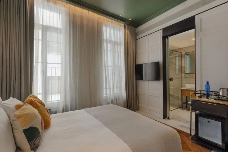 Economy room