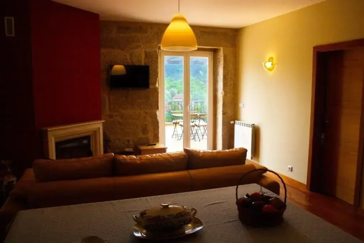 3 Bedrooms Apartment