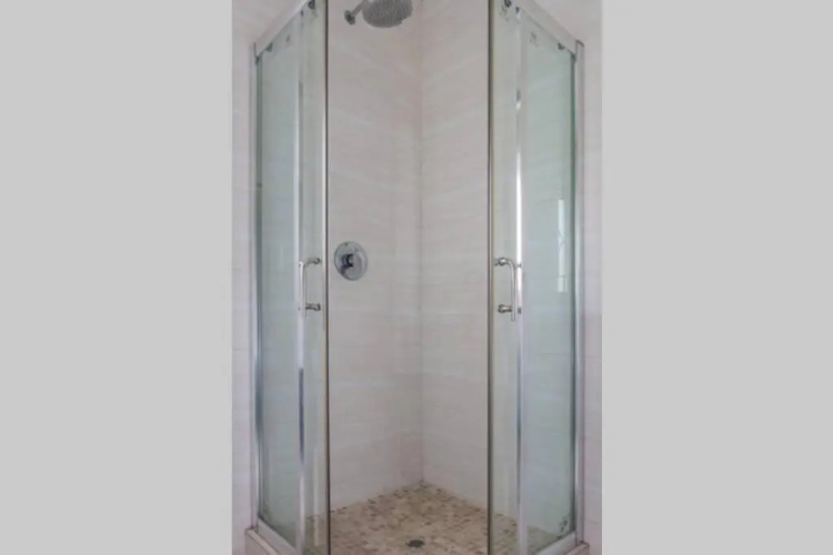 Alimama Spaces: Manson's Rosa Royale