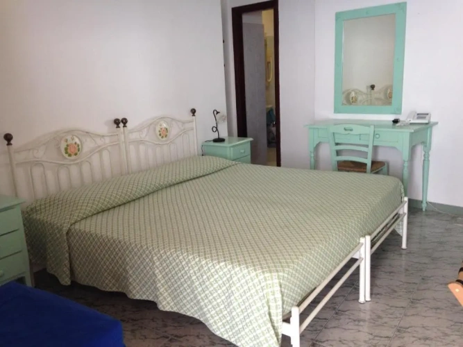 Standard Triple room with sea view