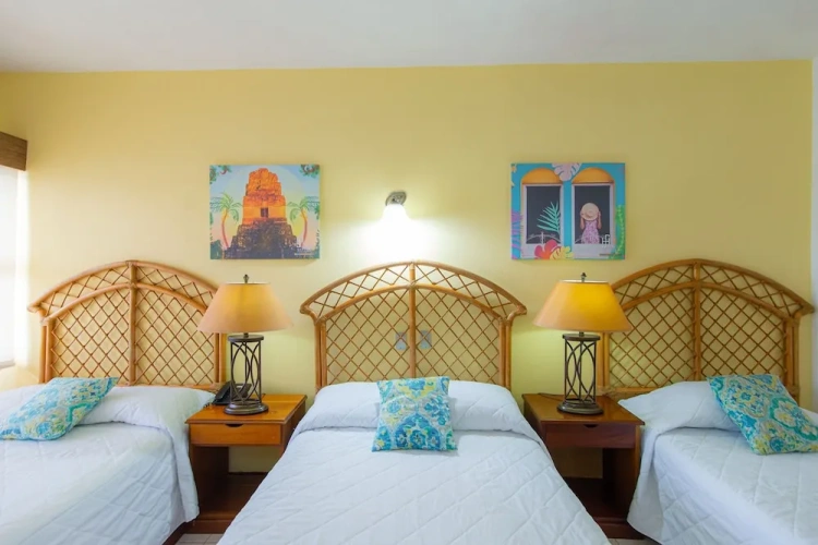 Standard Sextuple room with balcony