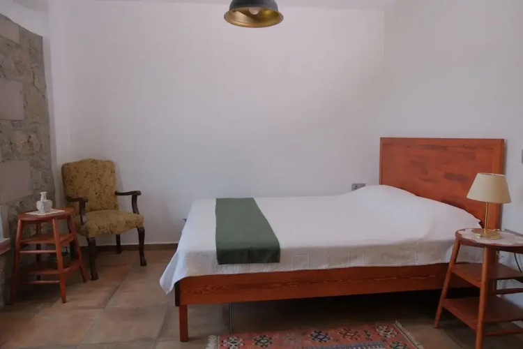 Assos Pırnal Köy Evi