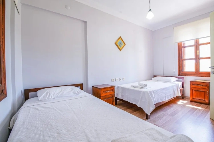 3 Bedrooms Apartment