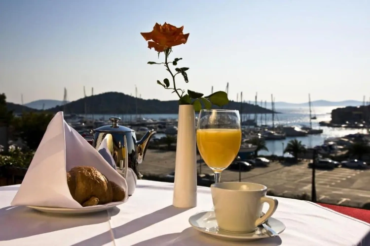 Comfort Double room with balcony and with sea view