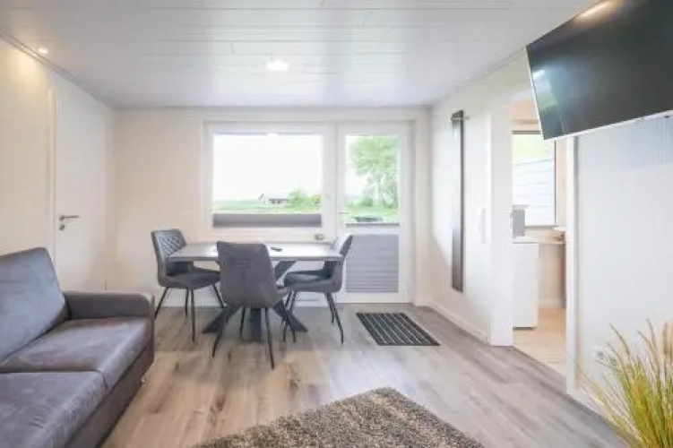 Bungalow Neuwarft, Wohnung 1