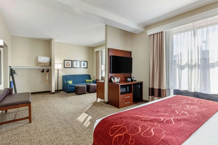 Comfort Suites Nashville near Percy Priest Lake