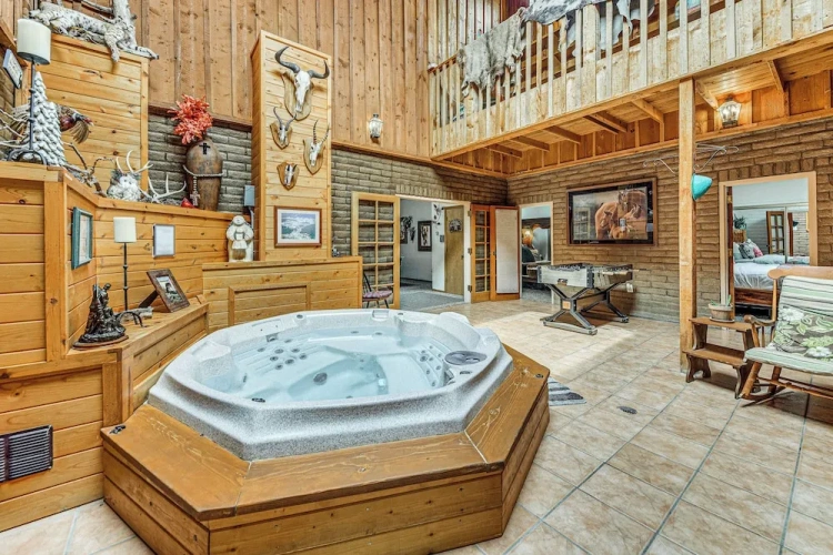 5 Bedrooms Cottage