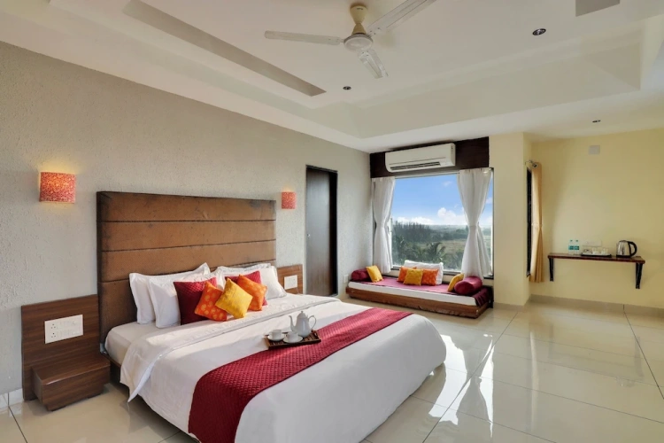 1 Bedroom Superior Double room with pool view