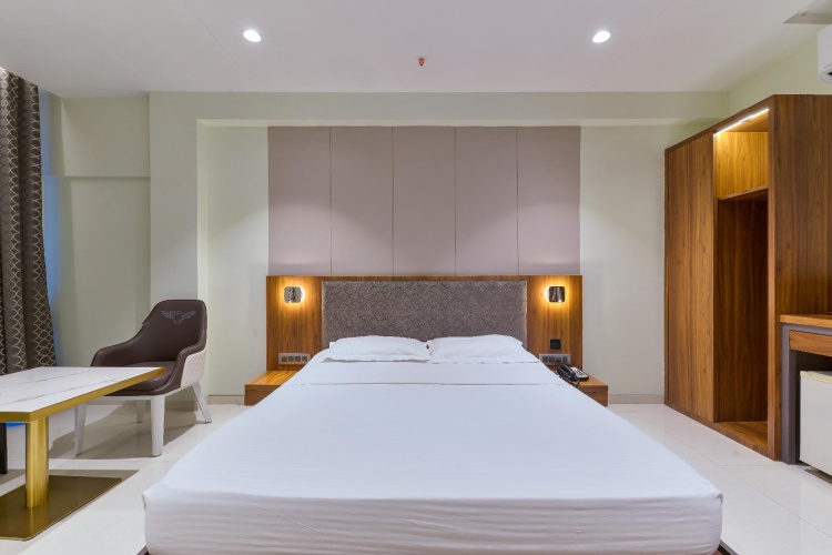 Deluxe room with city view